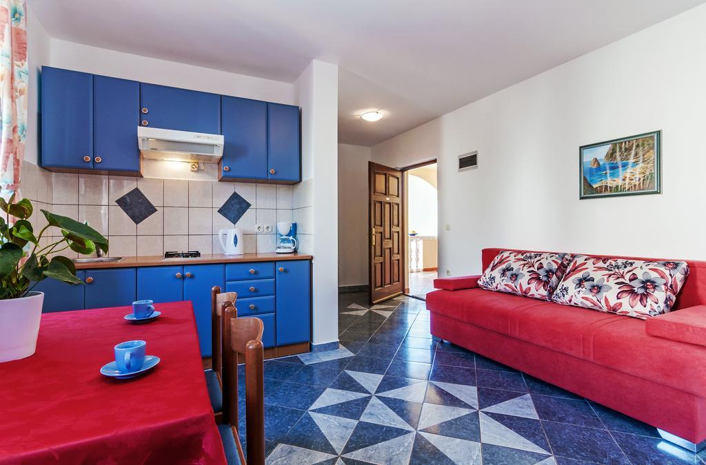Villa Mare Apartments Vir Exterior photo
